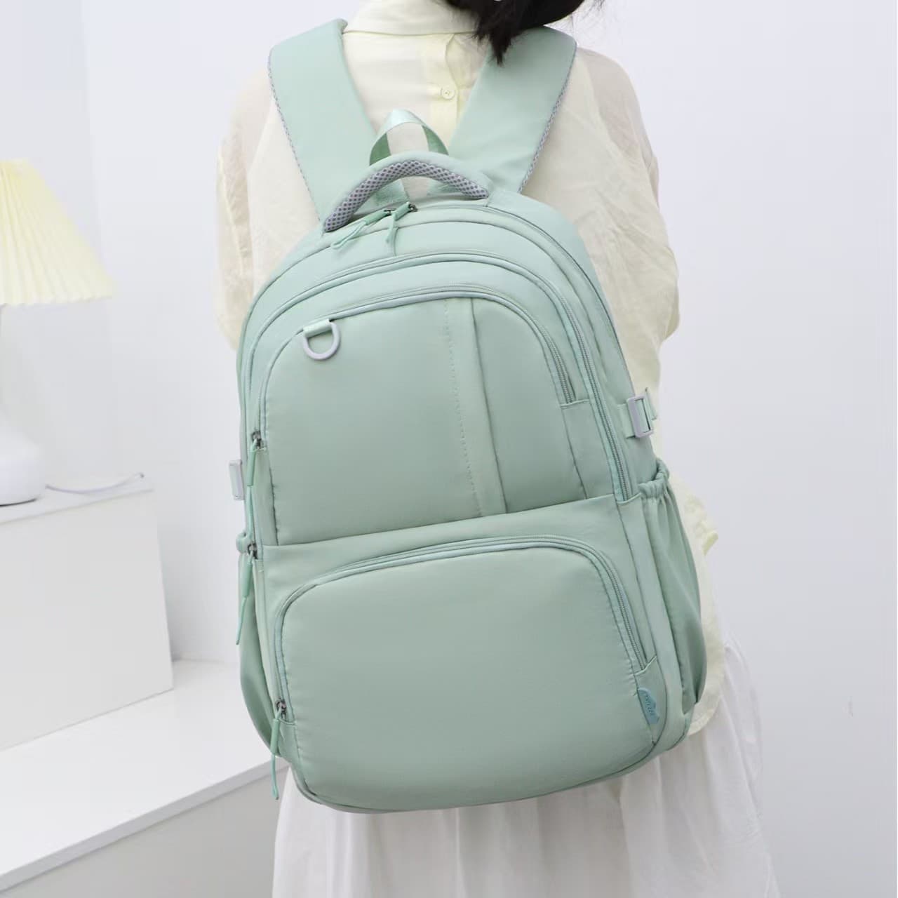 Large Capacity Ladies Backpack – Lightweight Water-Resistant Travel & Student Bag